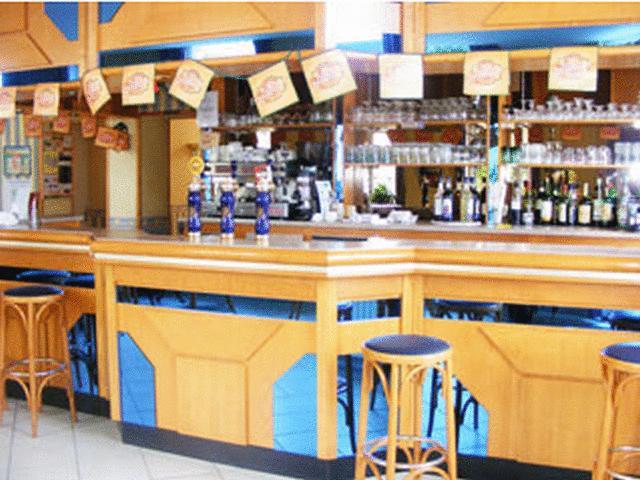 Le Trianon Hotel Hesdin Bagian luar foto