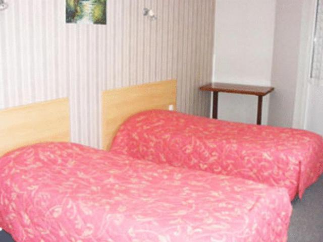 Le Trianon Hotel Hesdin Bagian luar foto